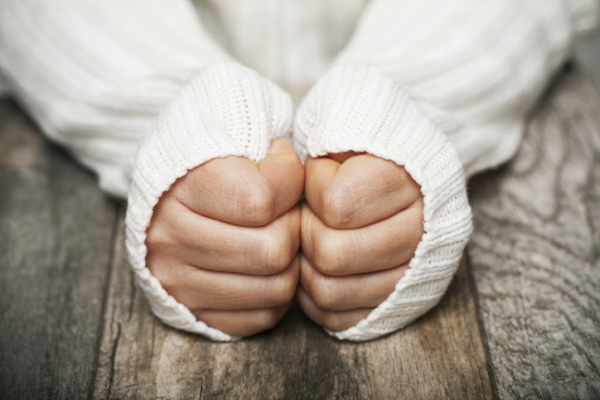Icy fingers and toes: Poor circulation or Raynaud’s phenomenon?